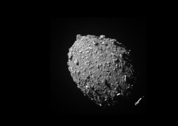 NASA crashed a spacecraft into an asteroid, these are its final images 02 | TweakTown.com