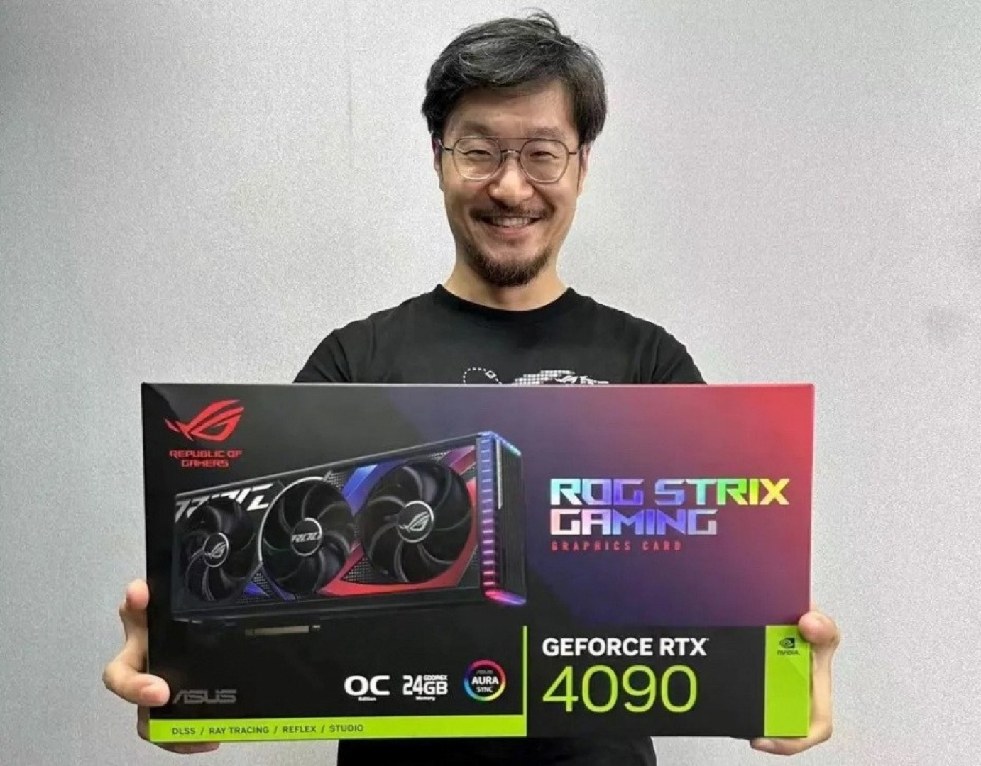 asus-rog-strix-geforce-rtx-4090-retail-box-is-ridiculously-huge