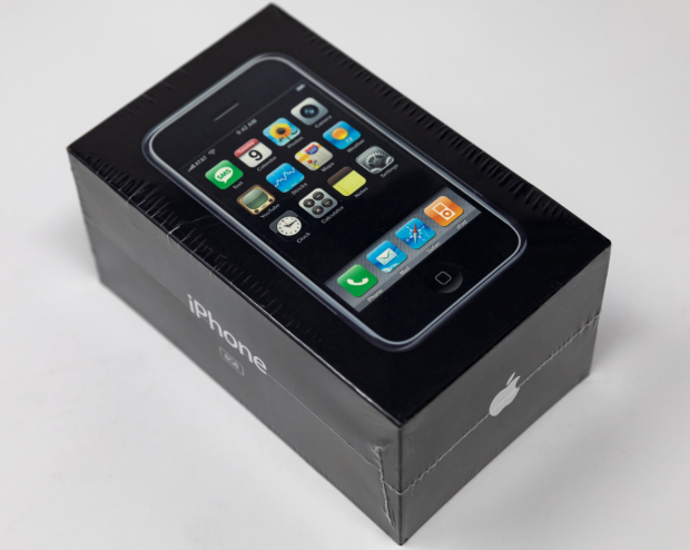 Original Apple iPhone from 2007 01 | TweakTown.com