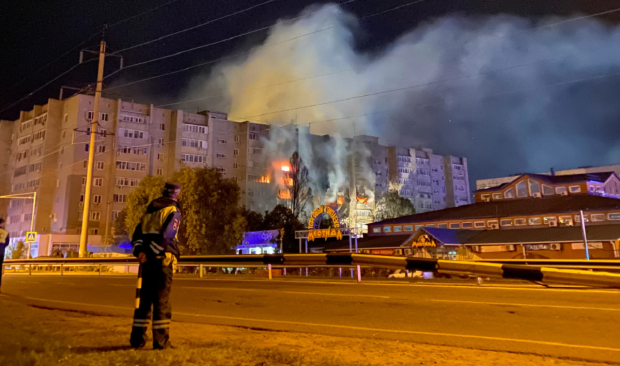 Russian military plane crashes into apartment building caught on video 01