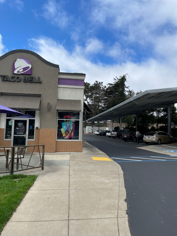 The electrified Taco Bell, where you eat while your EV charges 01 The electrified Taco Bell, where you eat while your EV charges 01