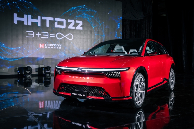 Foxconn unveils new electric pickup truck and crossover hatchback 06 Foxconn unveils new electric pickup truck and crossover hatchback 06