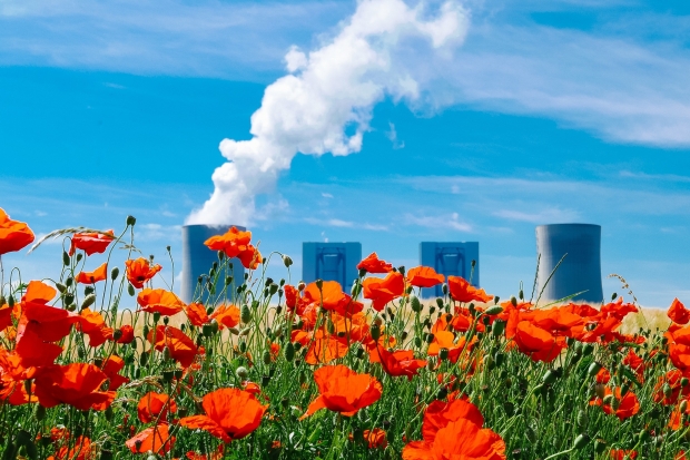 Global CO2 emissions from fossil fuels to rise less than a percent in 2022