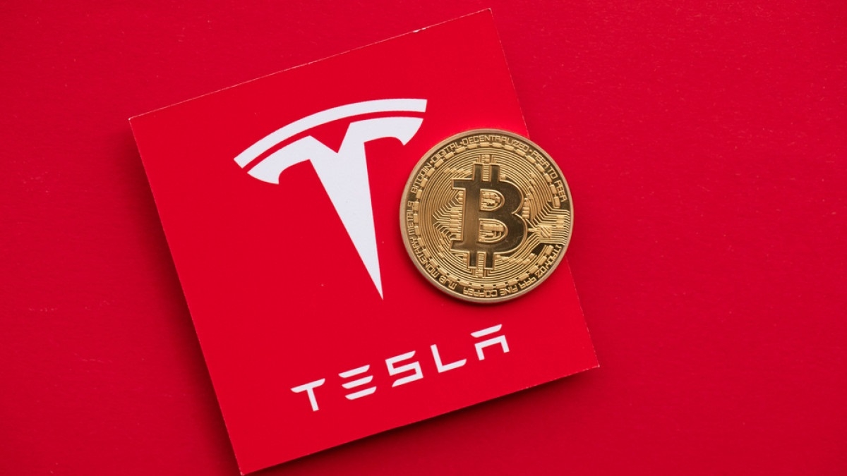 Tesla is still holding its Bitcoin despite major market uncertainty