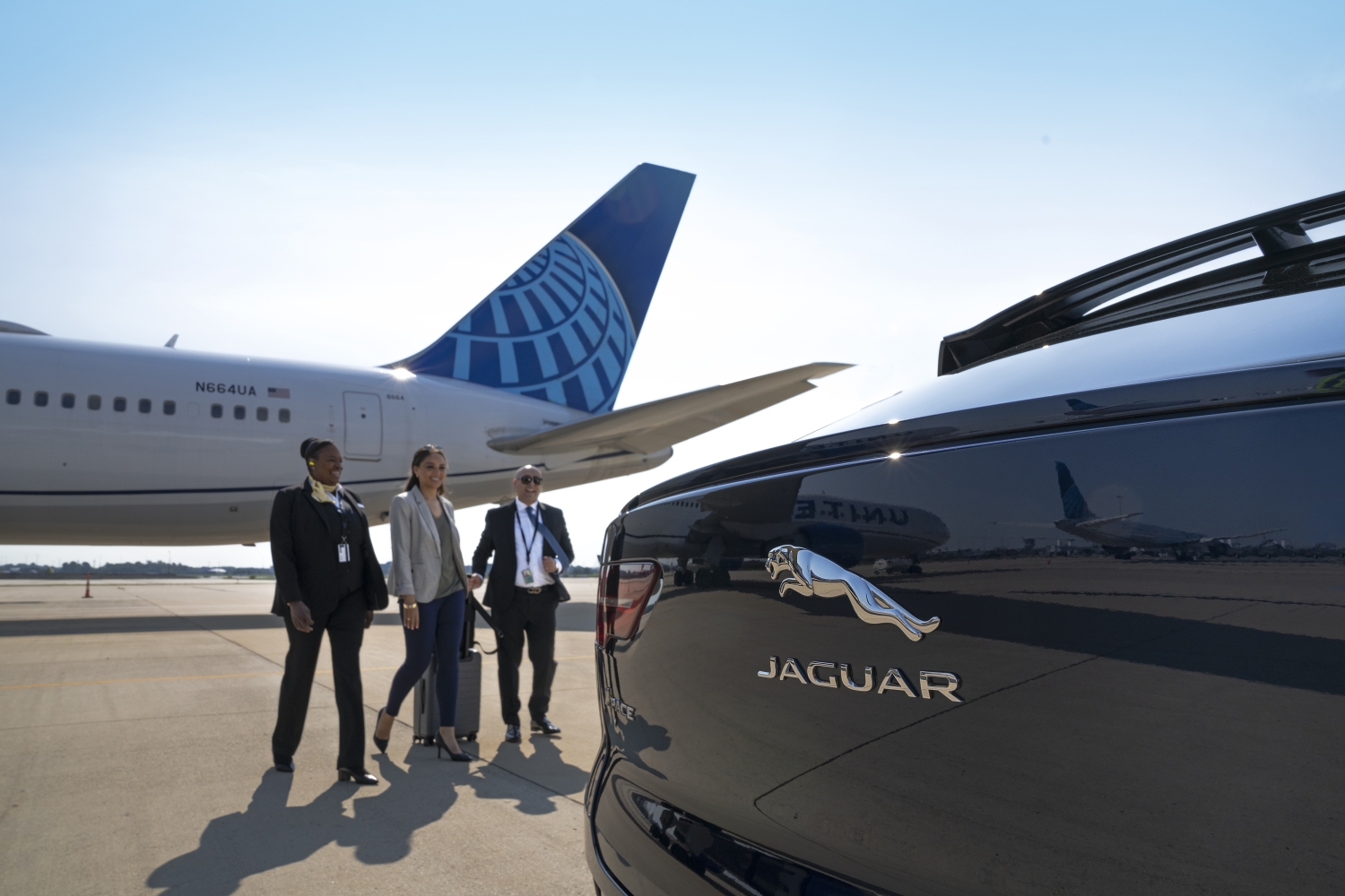 United Airlines to use Jaguar 2023 Jaguar I-PACE to ferry passengers to flights - Vimarsana News