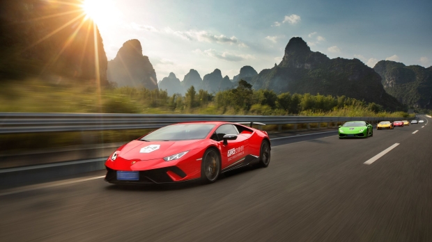 Five-day trip through China sets Lamborghini Esperienza Giro China travel record