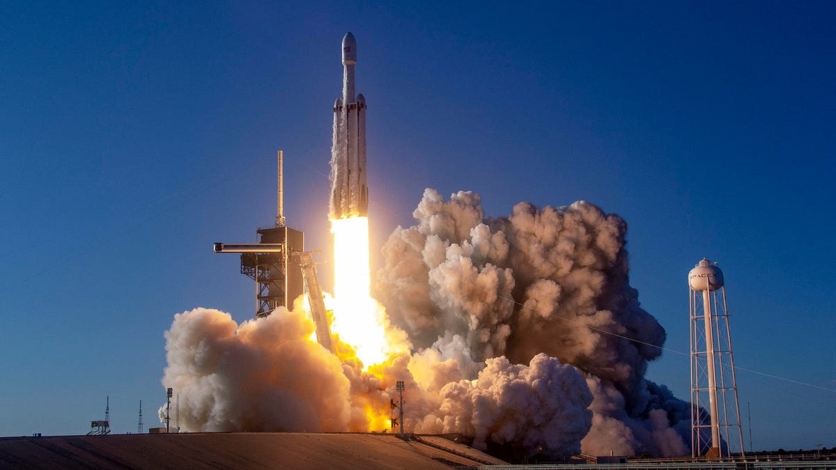SpaceX teases launch of Falcon Heavy with a video of it erect