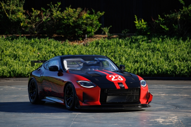  Se presenta el auto de carrera Nissan Z GT4 de 450 hp, diseñado tanto para aficionados como para profesionales
