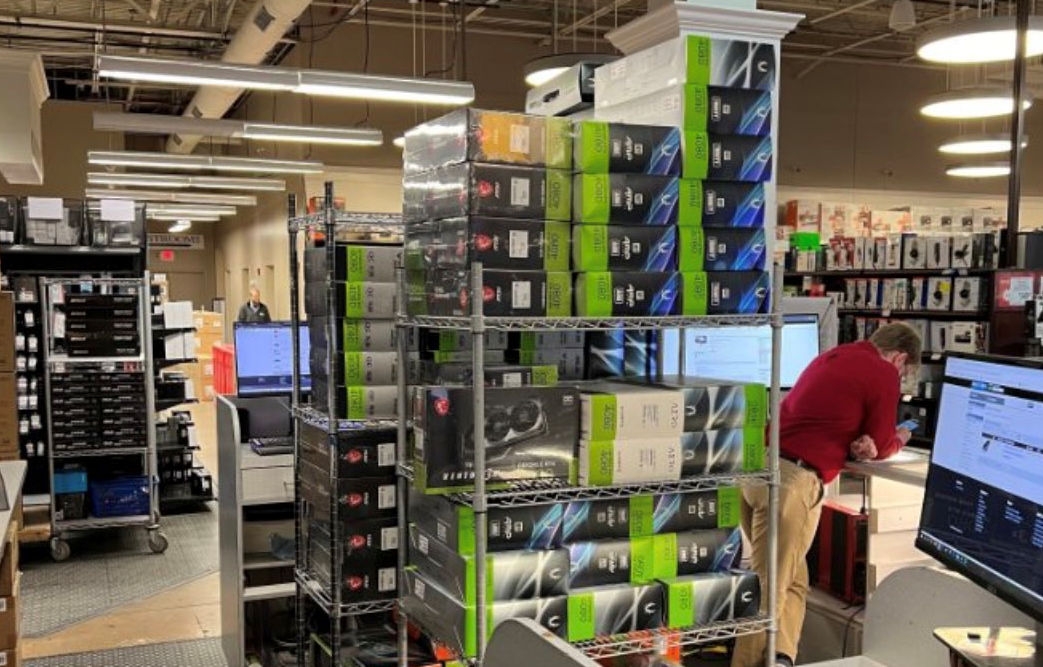 TweakTown Enlarged Image - Look at all of those GeForce RTX 4080 graphics cards, just sitting there (source: Sabin)