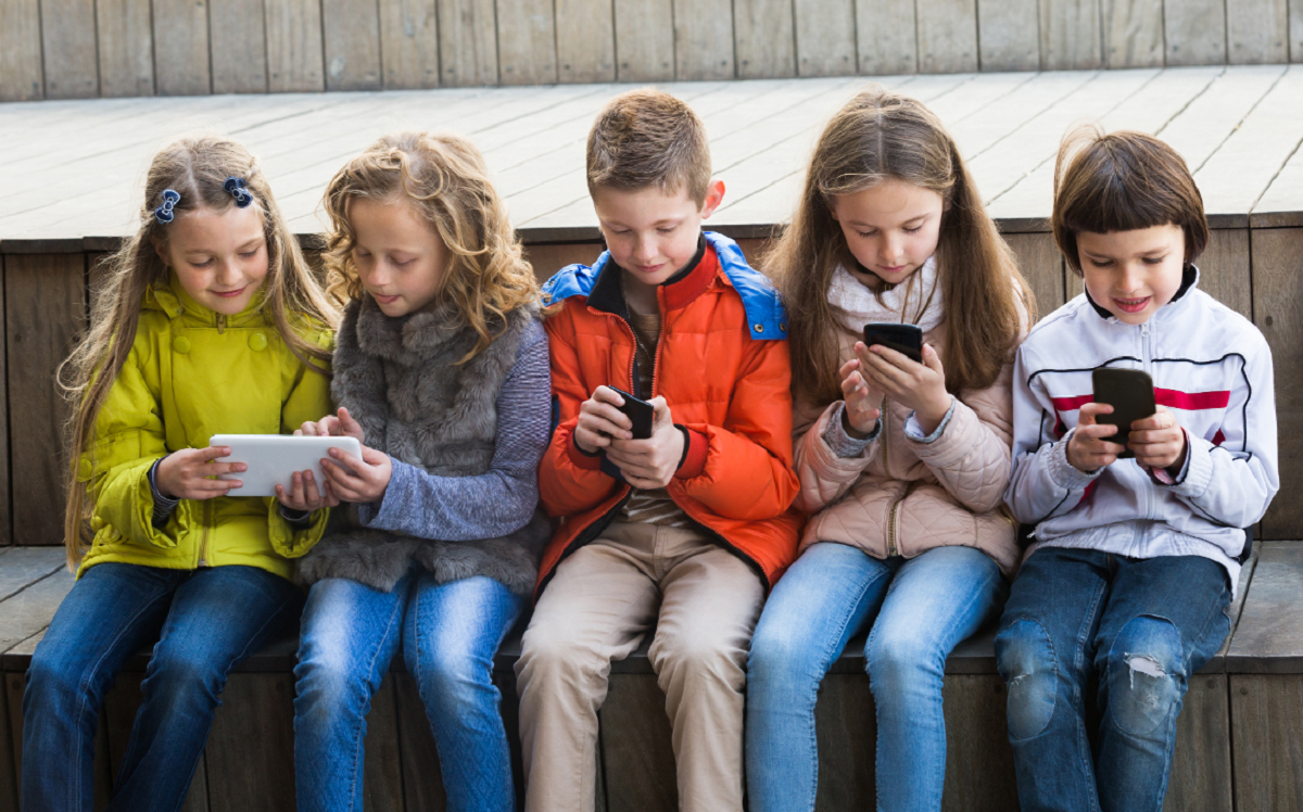 What is Apple's Focus feature on iPhone and iPad and how does it work