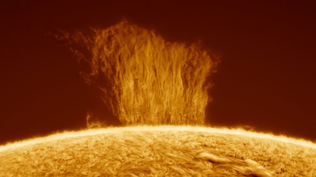 Astrophotographer captures 60,000-mile-high plasma wall falling down on the Sun 01