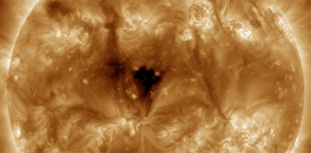 Massive hole appears on the Sun as Earth braces for strong solar wind impact