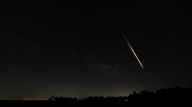Multiple reports of fireballs streaking across the US night sky