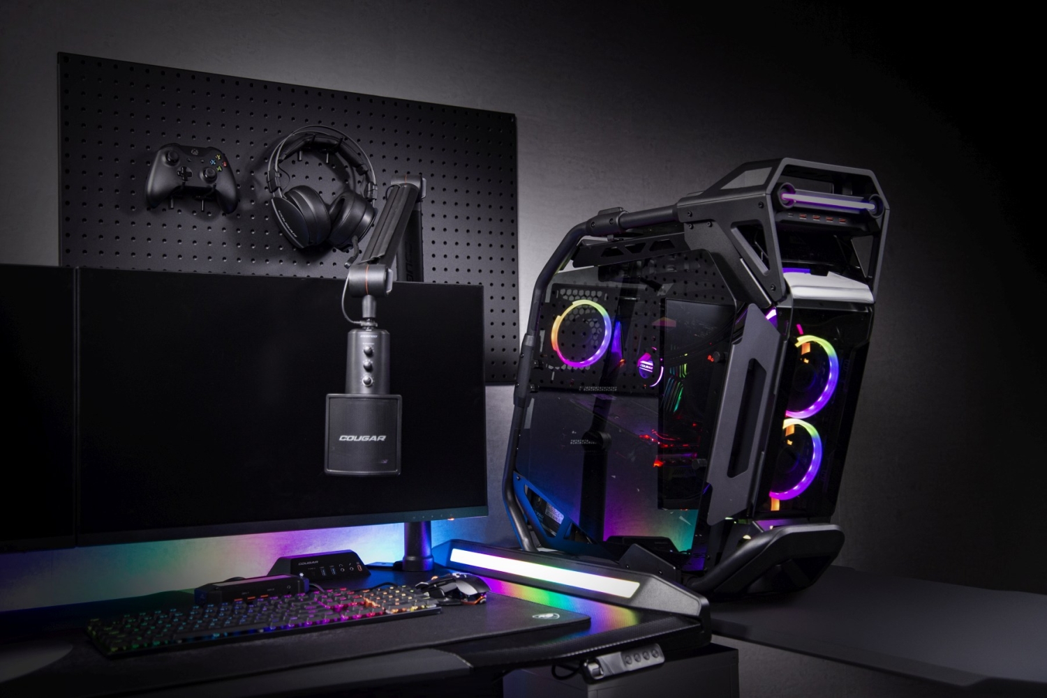 Cougar Cratus Is A Flagship High end PC Case With An Angled Interior