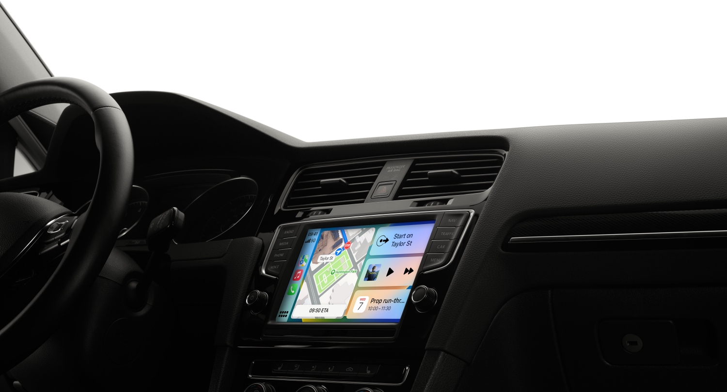 Ford says it's sticking with Apple CarPlay no matter what GM does
