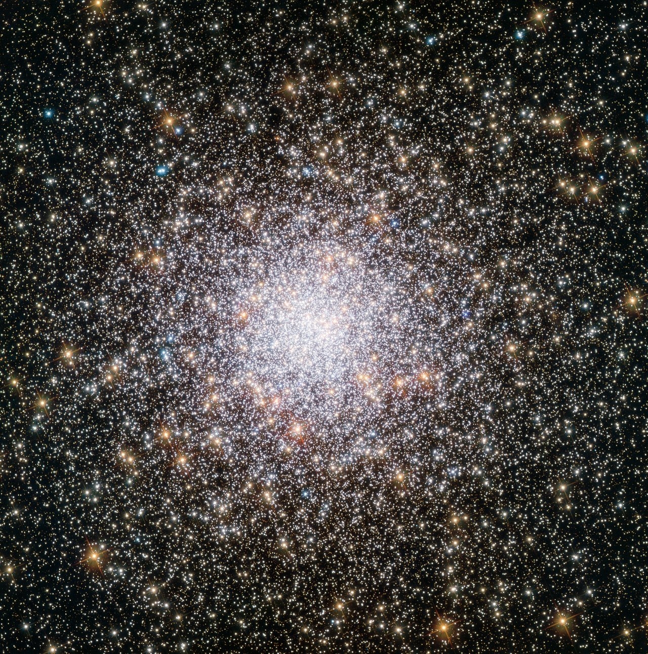 TweakTown Enlarged Image - Hubble Space Telescope image of a globular cluster