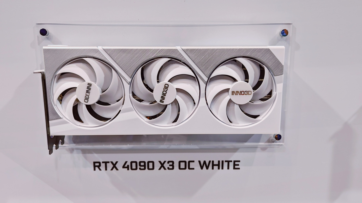 TweakTown Enlarged Image - Inno3D GeForce RTX 4090 X3 OC WHITE.