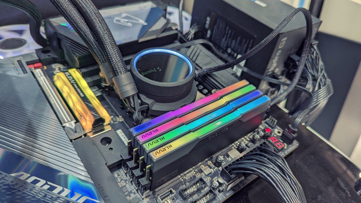 TweakTown Enlarged Image