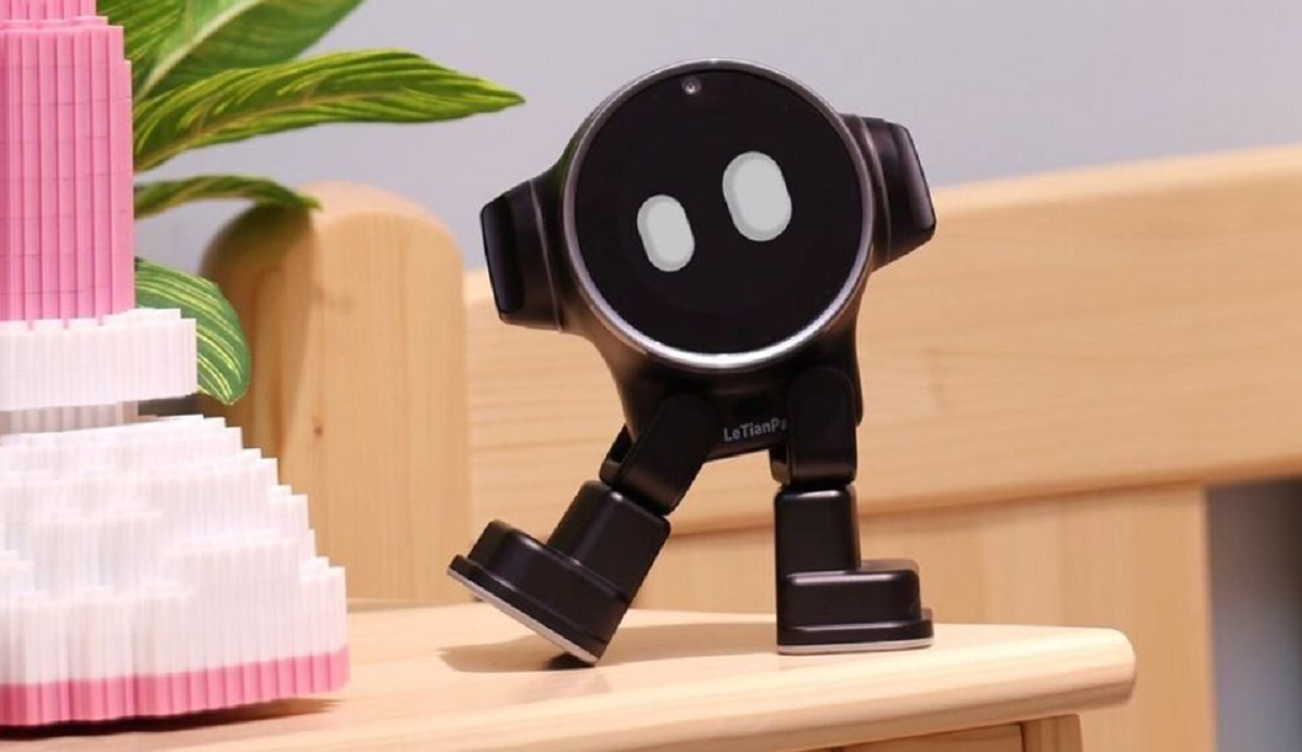 LOOI Robot-Turn Your Smartphone into a Desktop Robot! – Looi