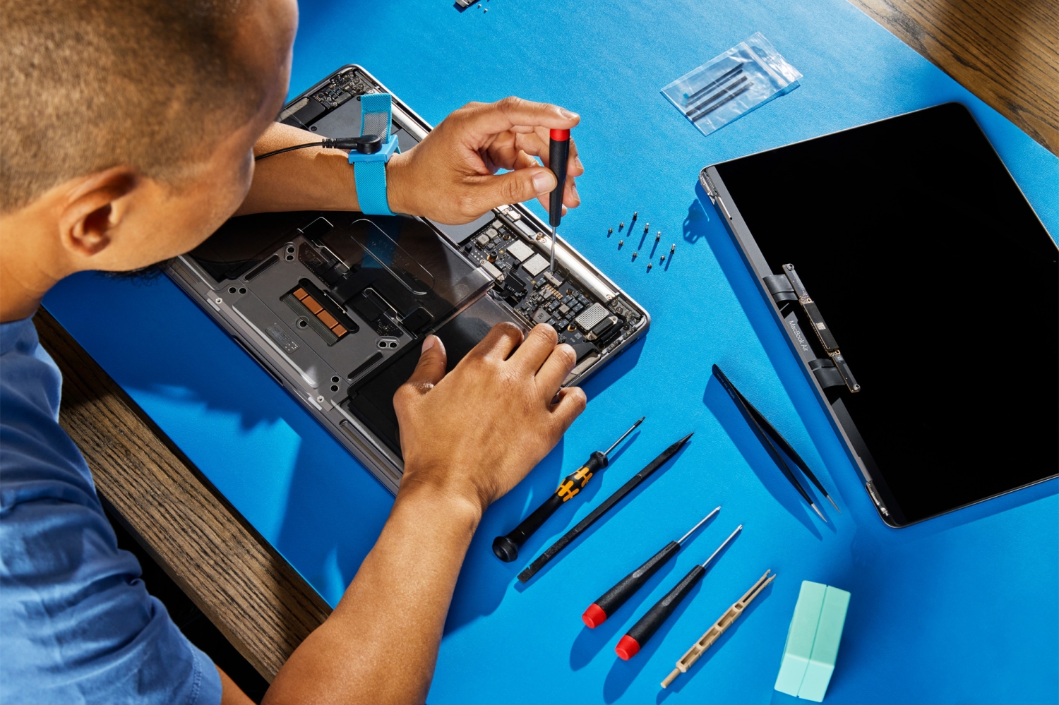 Apple adds the iPhone 14 and new Macs to its Self Service Repair Program