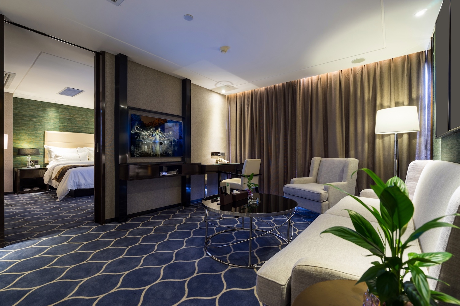 LG is the first to bring Apple AirPlay to hotel room TVs