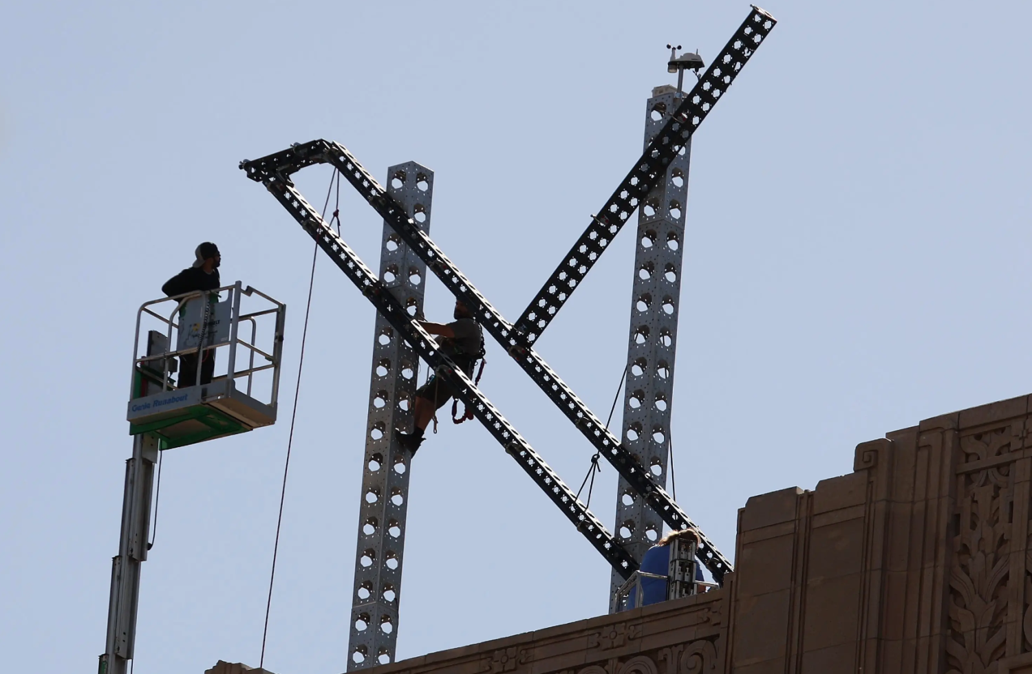 Elon Musk's X sign torn off San Francisco headquarters following city complaints - Vimarsana News