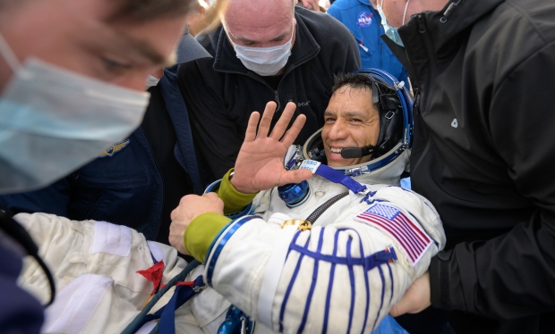 This Astronaut Just Set A New Record For The Longest Time An American ...