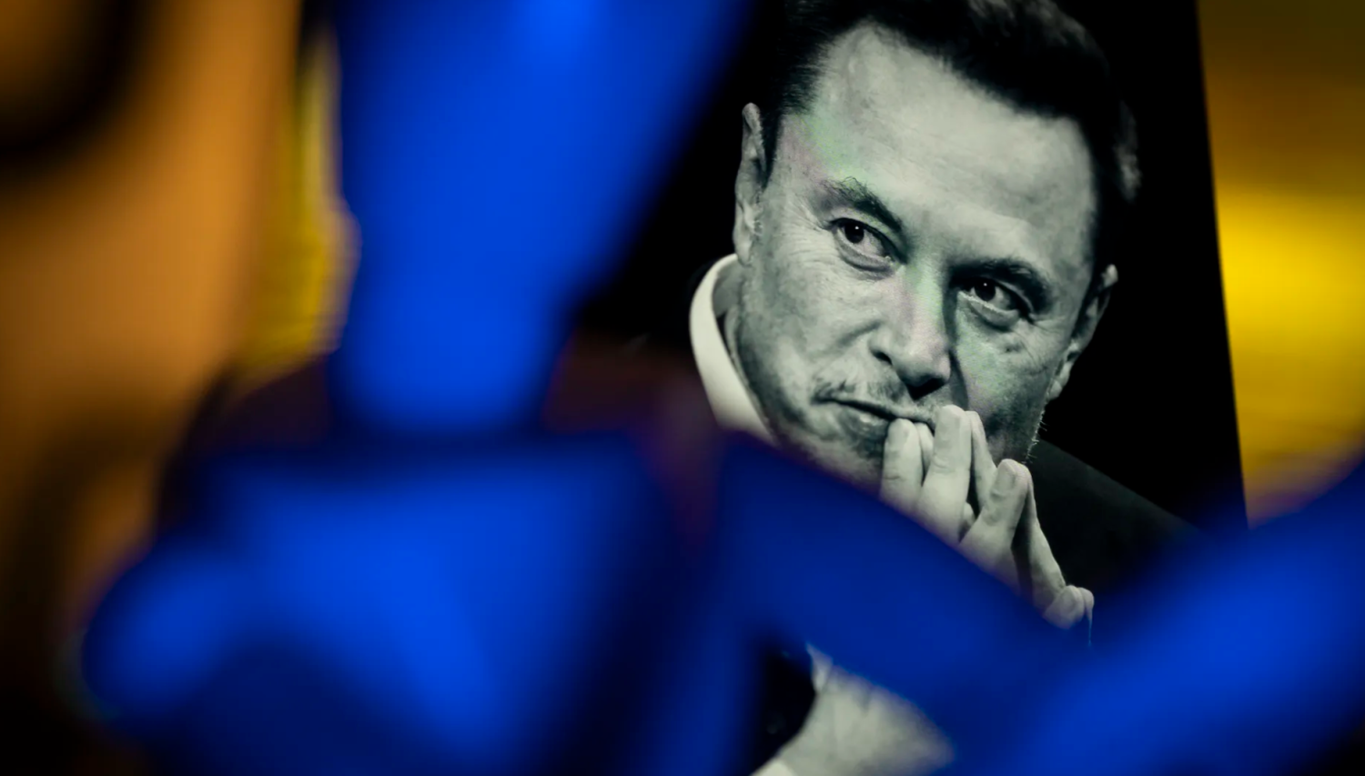 Apple stops advertising on X after Elon Musk's controversial post - Vimarsana News