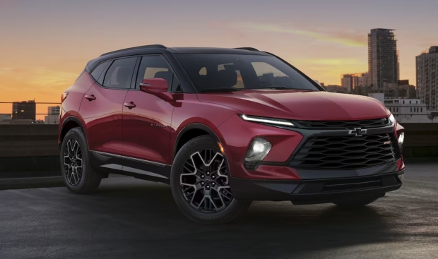 GM stops selling its new Chevrolet Blazer EV over its CarPlay-less ...