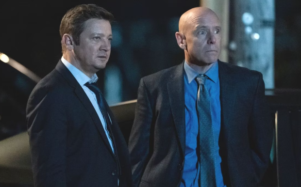 Jeremy Renner returns to work one year after life-changing accident 651156