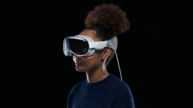 Apple Vision Pro ships out to US distribution warehouses ahead of looming February launch 25611
