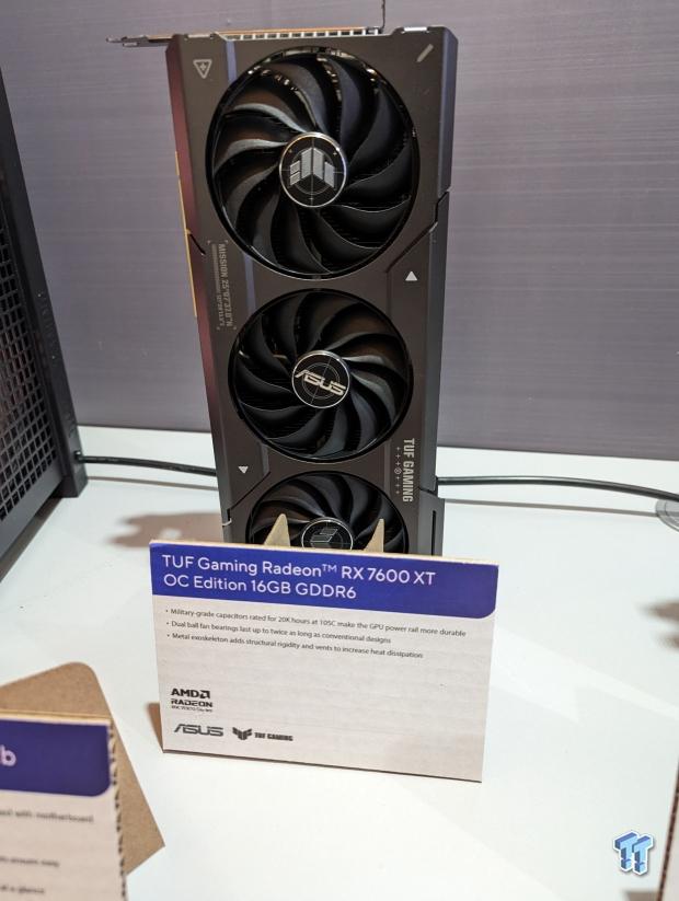 Gros plan sur la gamme ASUS de nouveaux GPU NVIDIA RTX Super et AMD Radeon RX 7600 XT au CES 2024 4