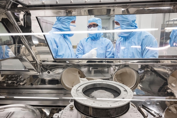 NASA releases breathtaking photos of 4.5 billion-year-old asteroid samples 48401