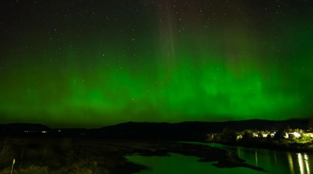 Northern Lights spotted in UK with a strong colorful display following 'red alert' 65656