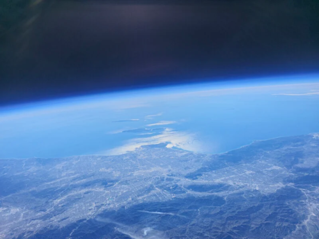 Samsung sent four S24 Ultra's to space on balloons to snap 150+ photos of Earth 25