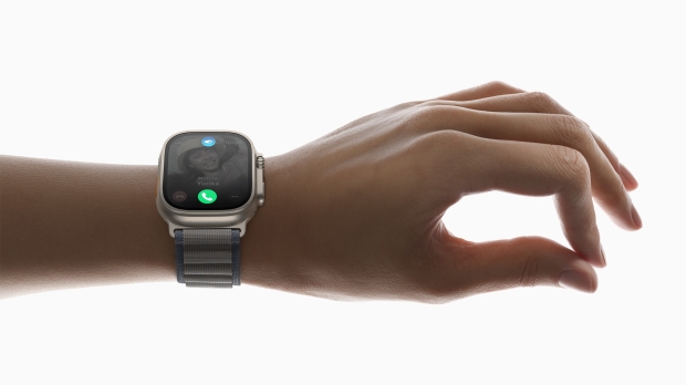 Experiencing phantom Apple Watch display taps? The watchOS 10.4 update has a fix for that 02