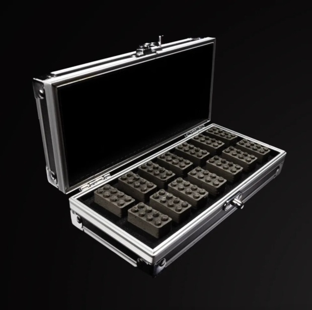 Lego officially makes pieces from meteorite dust so humans can build on the Moon 64565