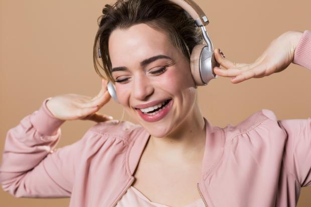 Open enlarged image Her, the Stylish On-Ear Bluetooth Stereo Headphones | TweakTown.com