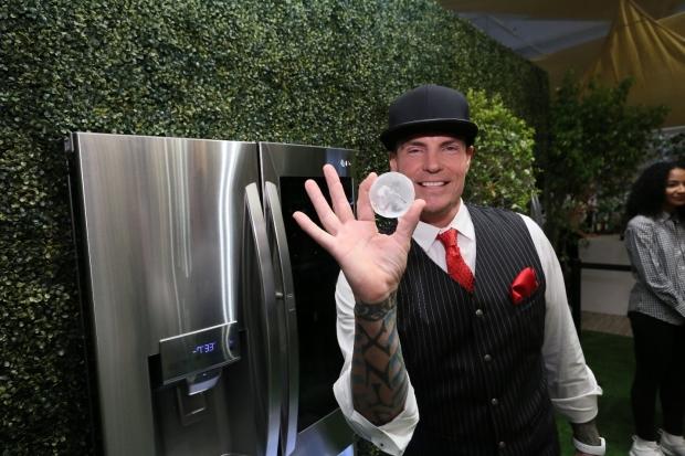 TWO ICONIC 'ICES' HELP INTRODUCE WORLD'S FIRST CRAFT ICE REFRIGERATOR FROM LG 03