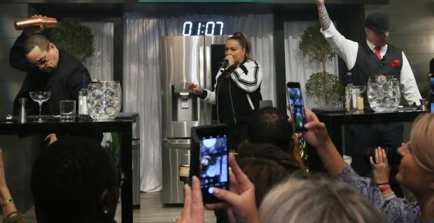 TWO ICONIC 'ICES' HELP INTRODUCE WORLD'S FIRST CRAFT ICE REFRIGERATOR FROM LG 04