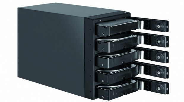 Sharkoon unveils two external RAID Cases for SATA Hard Drives 06