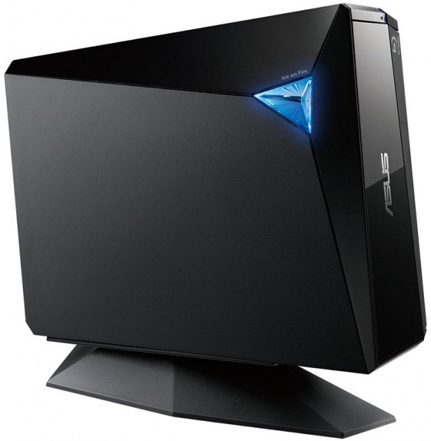 ASUS Demonstrates 3D Blu-ray Leadership with the BW-12D1S-U External Writer 01
