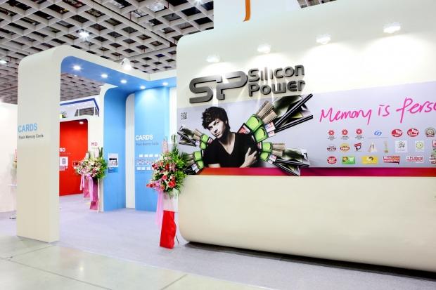 SP(Silicon Power) -The most eye-catching booth in COMPUTEX 02