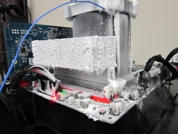 Open enlarged image Corsair Sets New Overclocking World Record 07