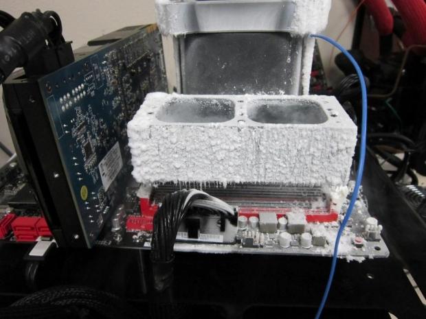Open enlarged image Corsair Sets New Overclocking World Record 08
