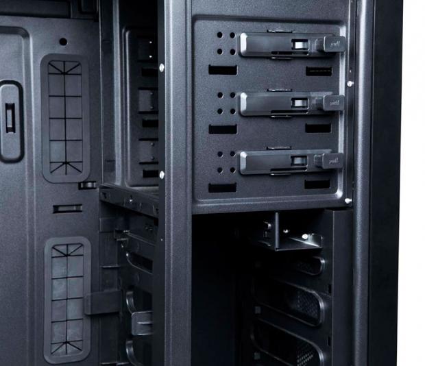 Open enlarged image Antec Announces European Availability of the Eleven Hundred Enclosure 06