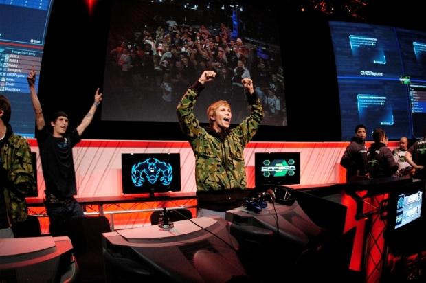 Zero in with Navy Big Game US Pro Gamers, 'Walshy' and 'StrongSide', ready to challenge Aussie Gamers at the 2012 EB Games Expo | TweakTown.com