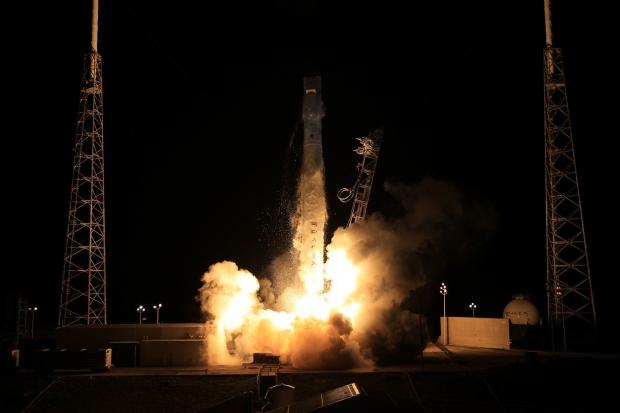 SPACEX LAUNCHES FIRST OFFICIAL CARGO RESUPPLY MISSION TO SPACE STATION | TweakTown.com