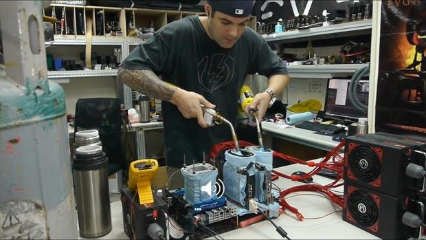 Open enlarged image k|ngp|n and EVGA Eclipse the Competition in a Storming LN2 World Record Session 02