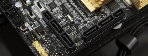 Open enlarged image ASUS First in the World to Unleash Full SATA Express Performance | TweakTown.com